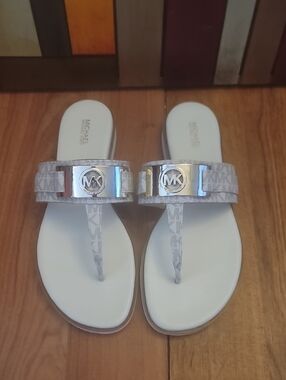 Michael Kors Monogrammed MK  Logo thong Flat Sandals